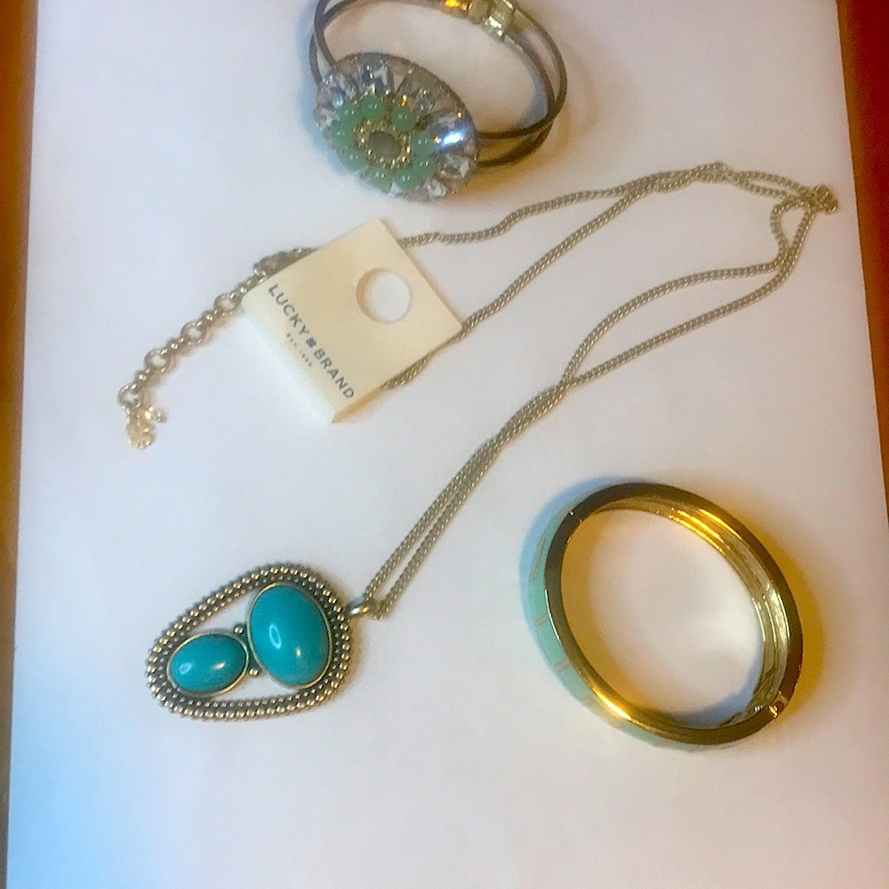 Jewelry trio necklace (Lucky) and two bracelets